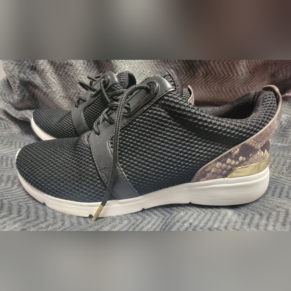 Stylish Black and Gold Women's Sneakers